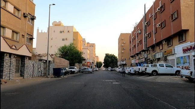 أين يقع حي الجامعة؟